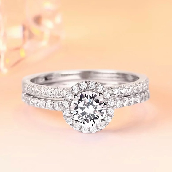 ✨2 Piece Round Halo Set✨✨ 18K White Gold✨ - Picture 3 of 7